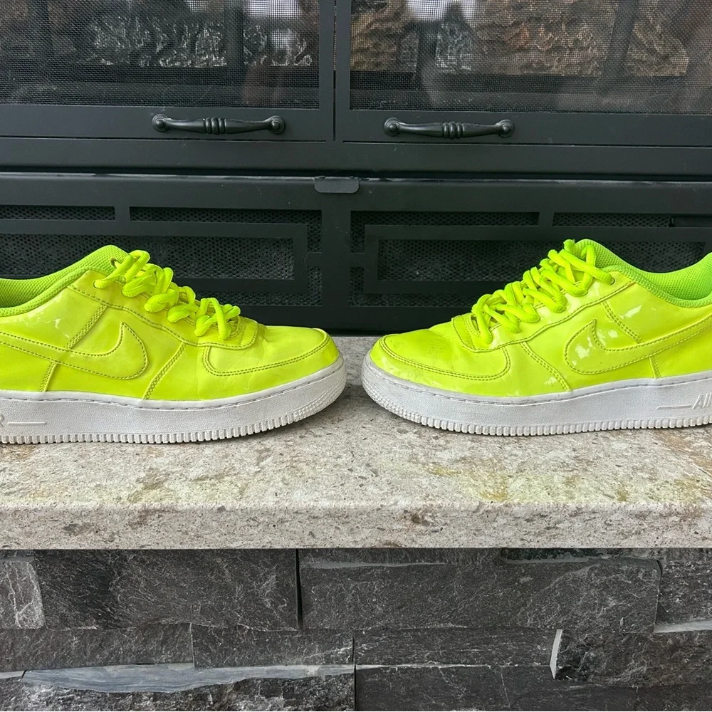 Nike Neon Yellow Women's Sneakers - Picture 4 of 7